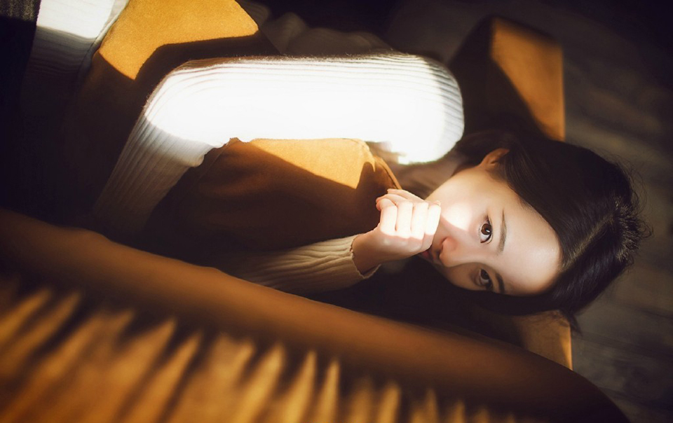 就算是夜鹰卫，也是第一次见识到他们的统领那曼妙的身体里，竟然蕴含着如此恐怖的爆发力，一收一放之间，生生将一名五大三粗的汉子撞死。